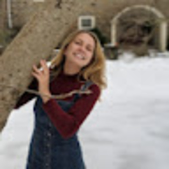 Meet your Posher, Gabrielle - Picture 1 of 1